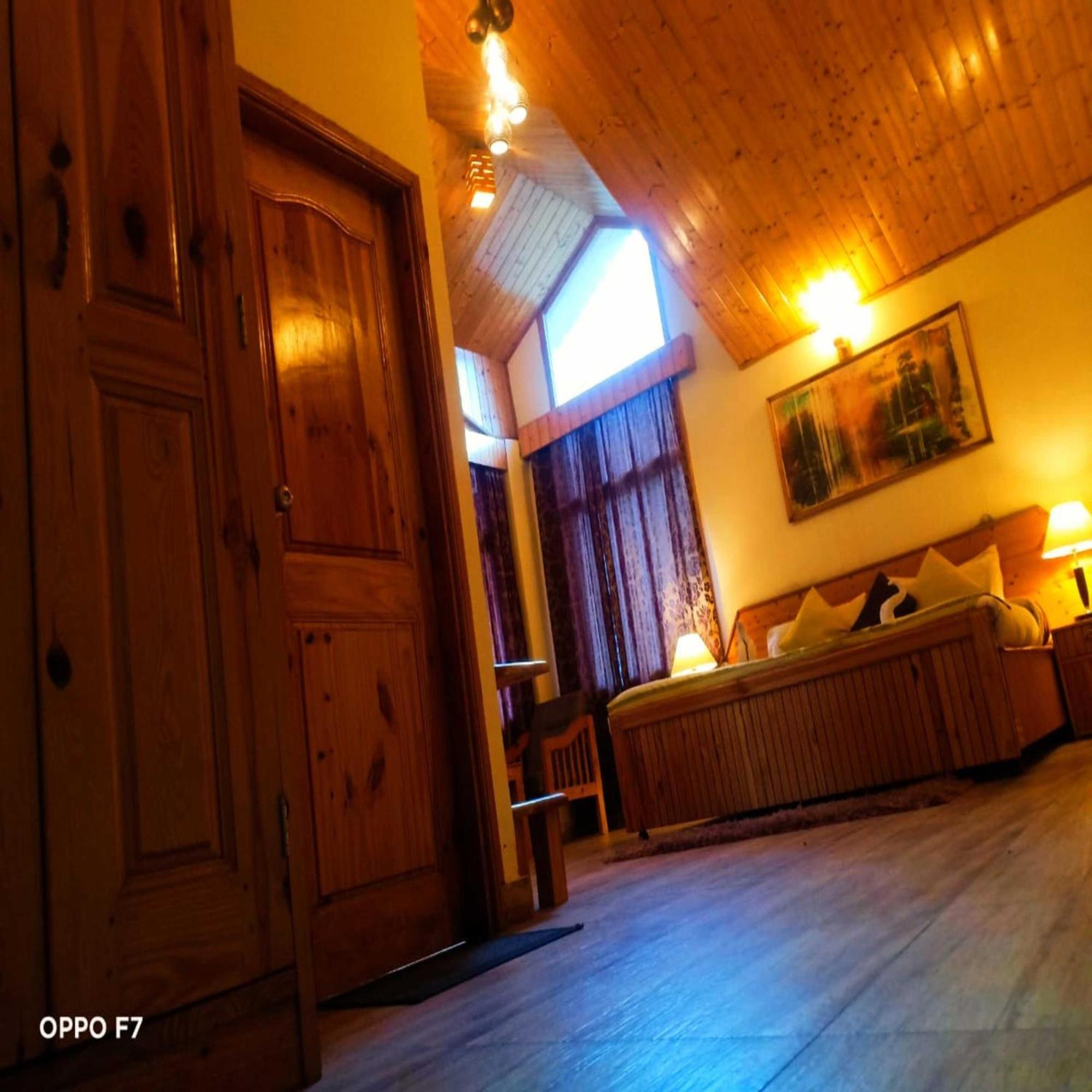 Hotel Jamla Inn Manāli Exteriör bild