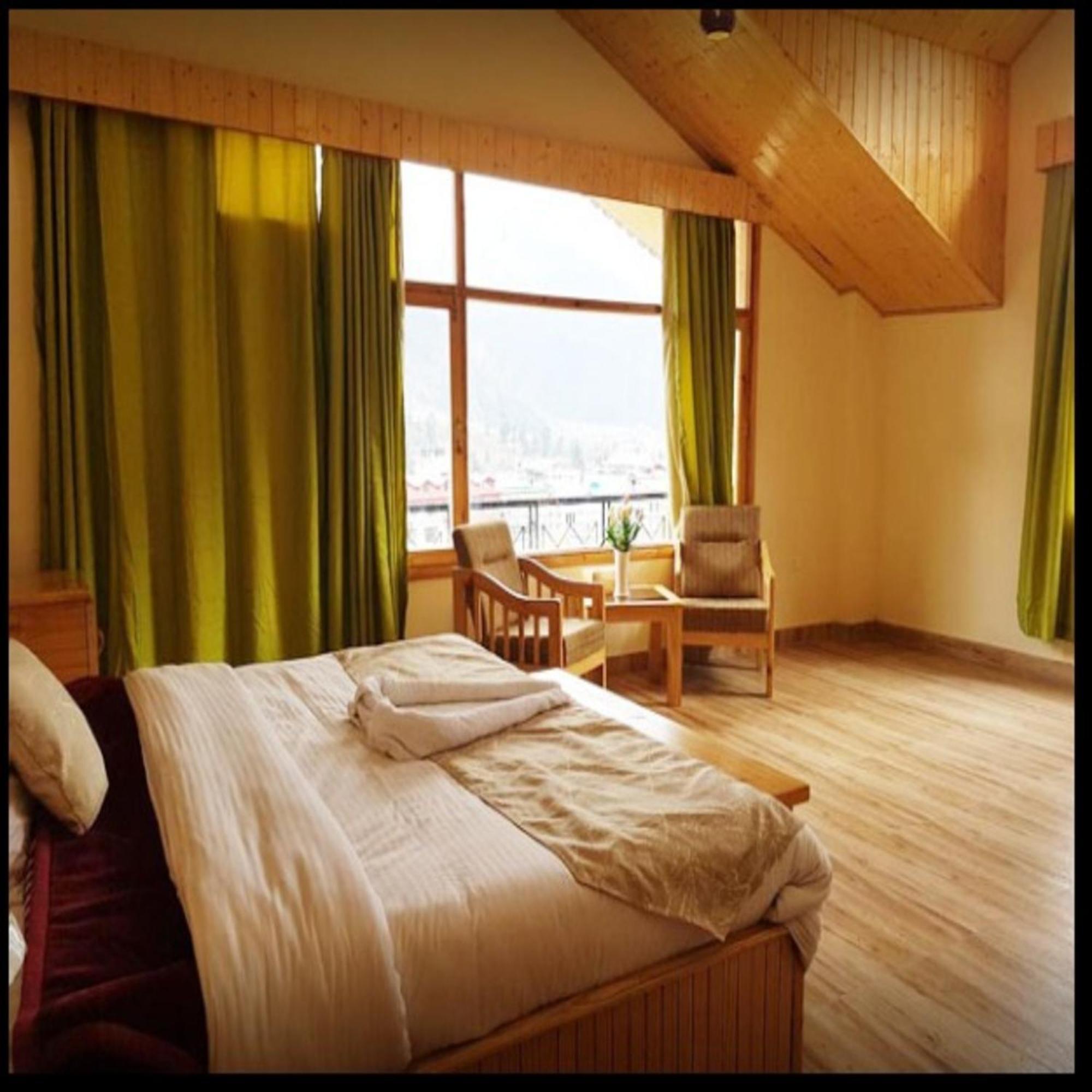 Hotel Jamla Inn Manāli Exteriör bild